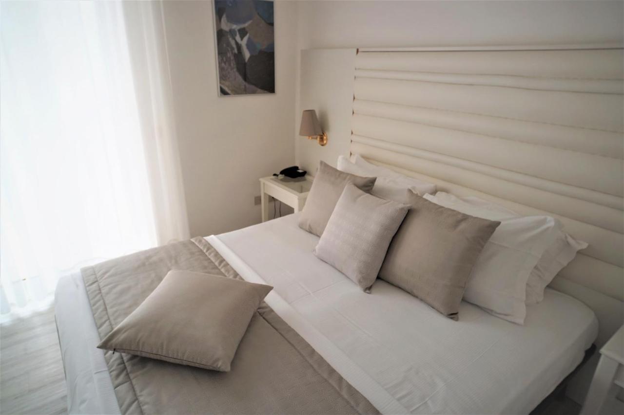 Hotel Rossini 4S ลินญาโน ซับเบียโดโร ภายนอก รูปภาพ