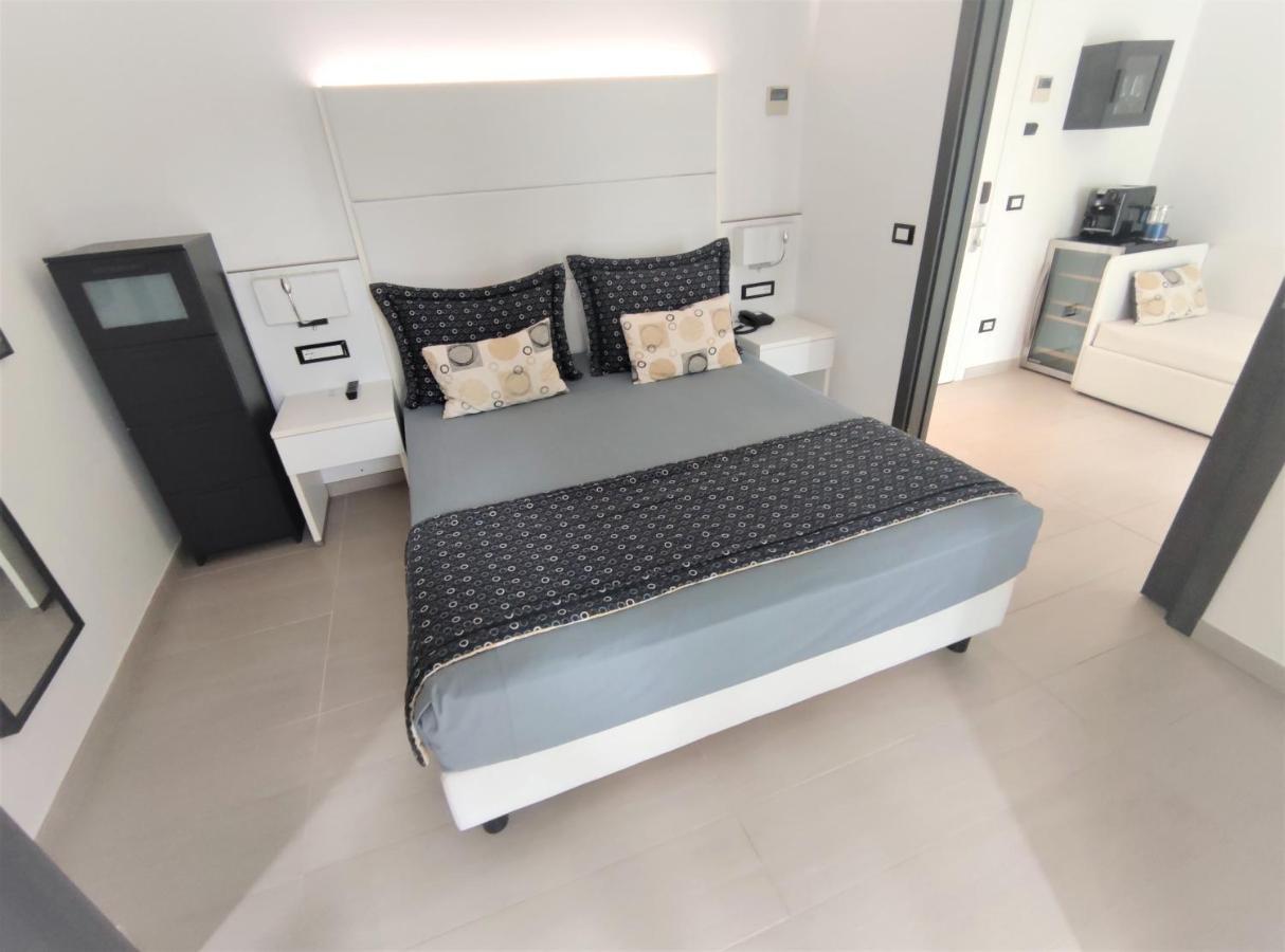 Hotel Rossini 4S ลินญาโน ซับเบียโดโร ภายนอก รูปภาพ