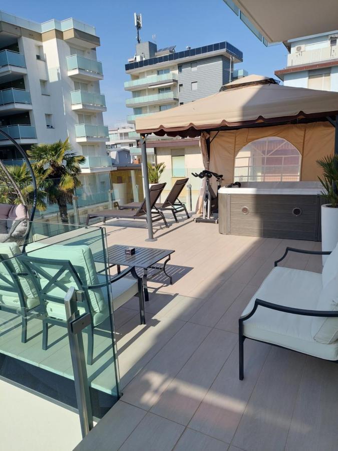 Hotel Rossini 4S ลินญาโน ซับเบียโดโร ภายนอก รูปภาพ