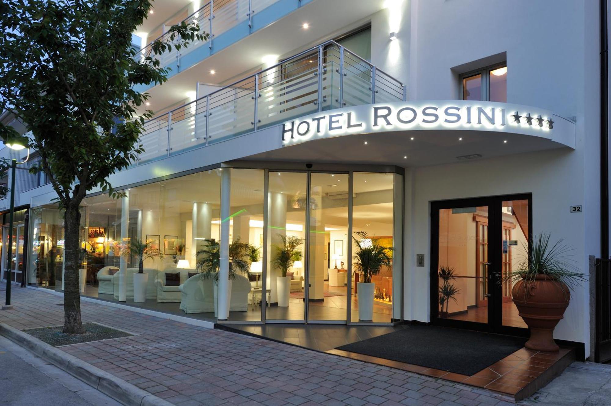 Hotel Rossini 4S ลินญาโน ซับเบียโดโร ภายนอก รูปภาพ