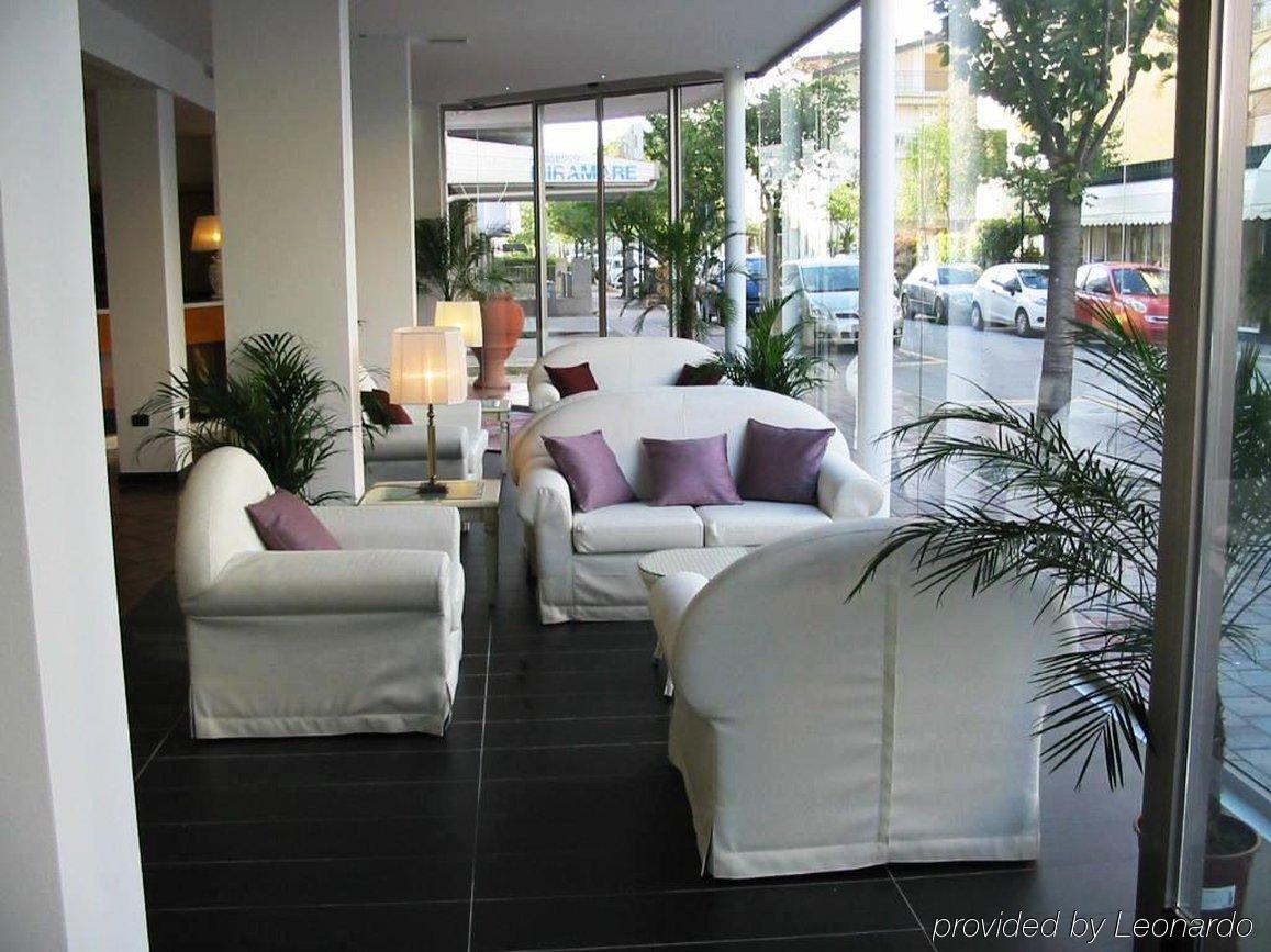 Hotel Rossini 4S ลินญาโน ซับเบียโดโร ภายนอก รูปภาพ