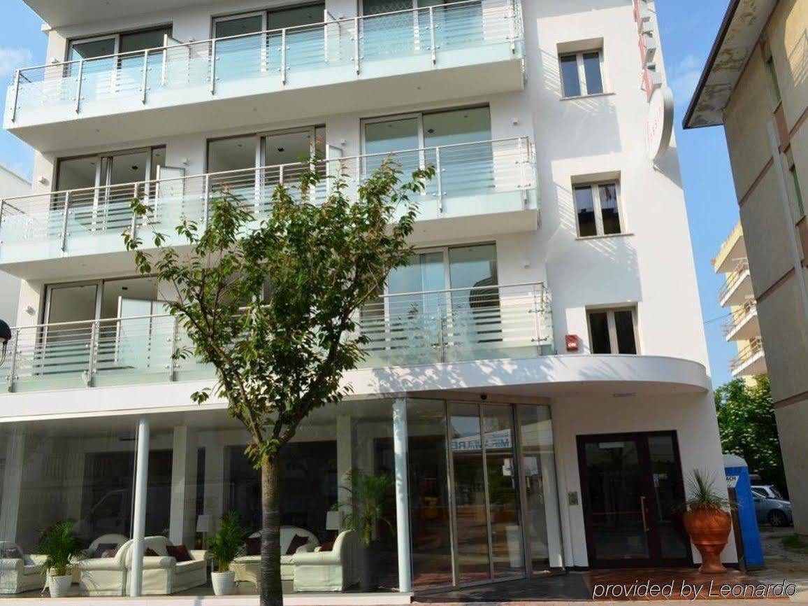 Hotel Rossini 4S ลินญาโน ซับเบียโดโร ภายนอก รูปภาพ