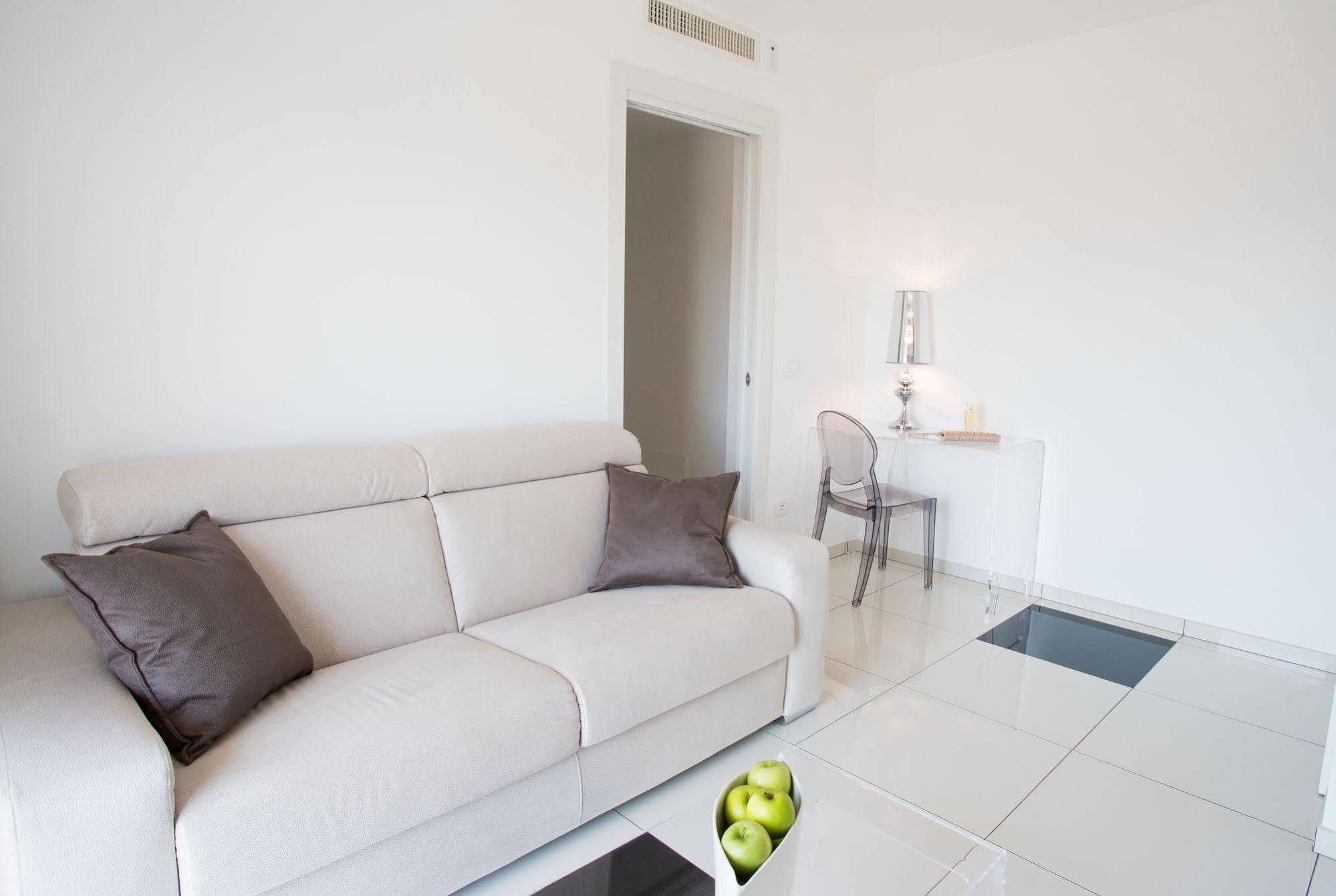 Hotel Rossini 4S ลินญาโน ซับเบียโดโร ภายนอก รูปภาพ