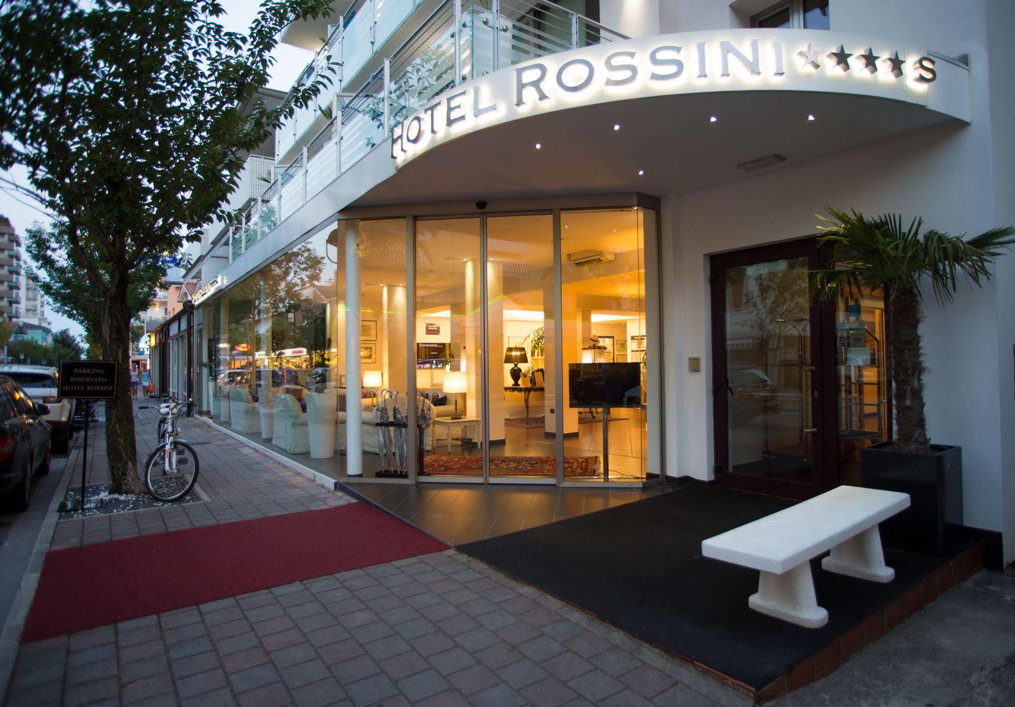 Hotel Rossini 4S ลินญาโน ซับเบียโดโร ภายนอก รูปภาพ