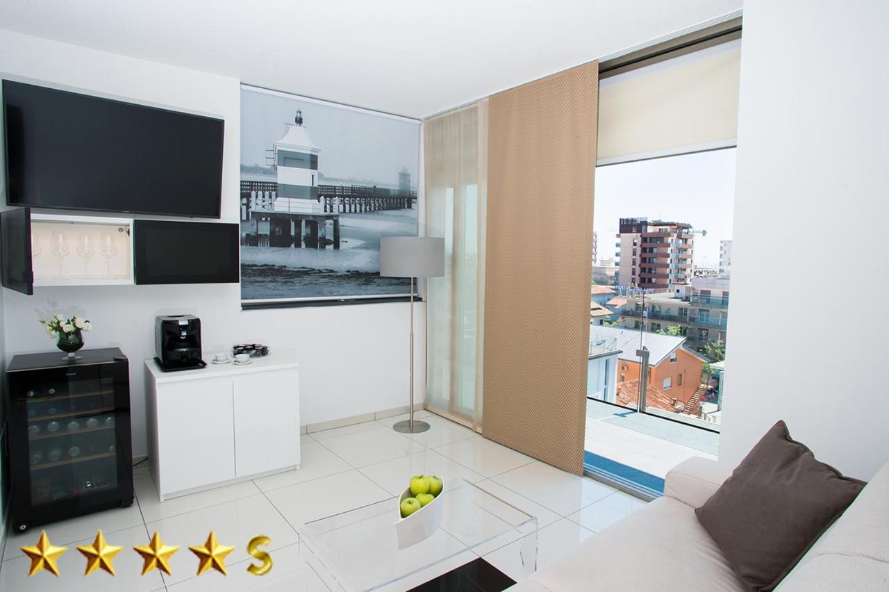 Hotel Rossini 4S ลินญาโน ซับเบียโดโร ภายนอก รูปภาพ