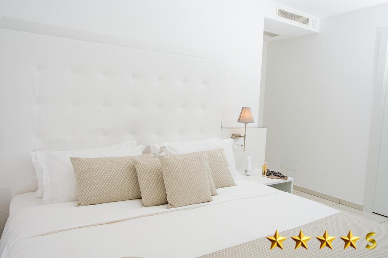 Hotel Rossini 4S ลินญาโน ซับเบียโดโร ภายนอก รูปภาพ