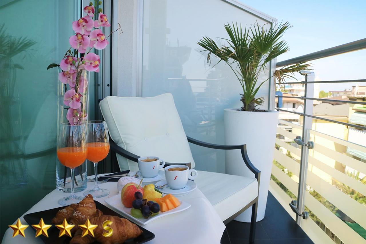 Hotel Rossini 4S ลินญาโน ซับเบียโดโร ภายนอก รูปภาพ