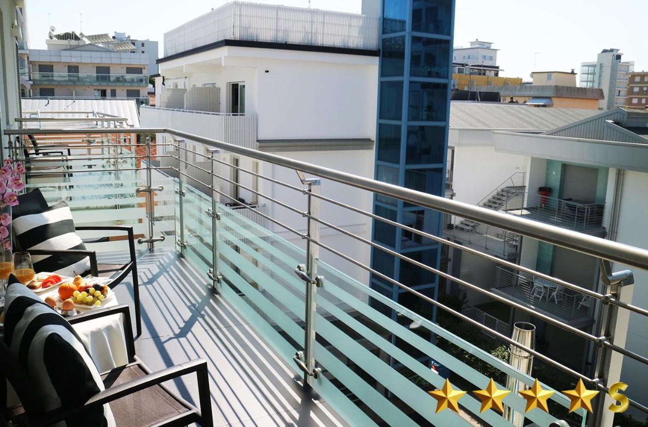Hotel Rossini 4S ลินญาโน ซับเบียโดโร ภายนอก รูปภาพ