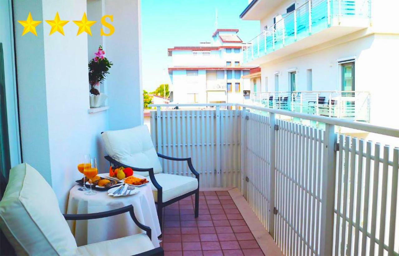 Hotel Rossini 4S ลินญาโน ซับเบียโดโร ภายนอก รูปภาพ